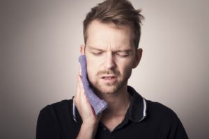 Kaakklachten en kaakpijn behandelen met fysiotherapie
